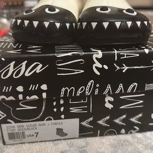 Mini Melissa rain +fabula